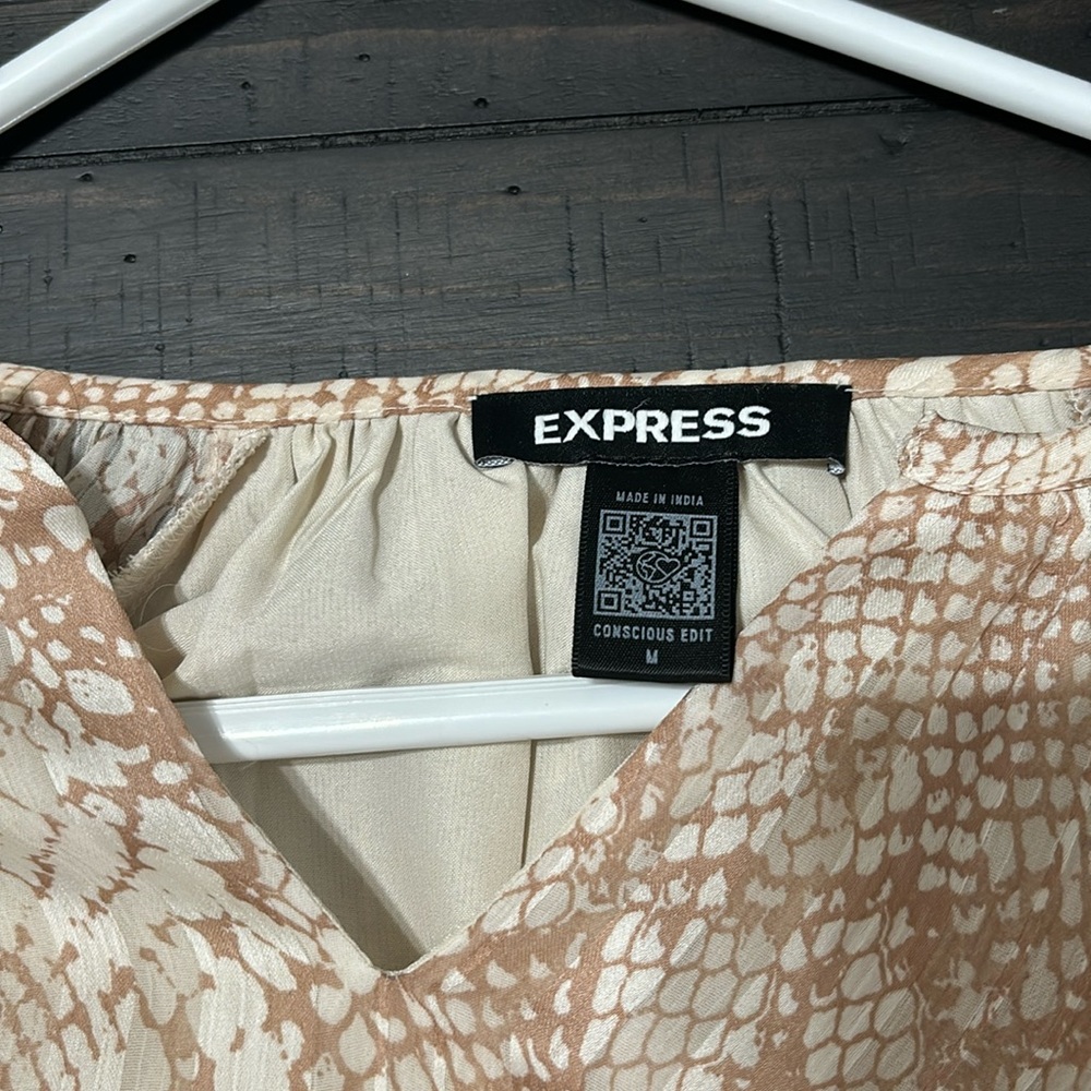 Express blouse. Size M. NWOT.